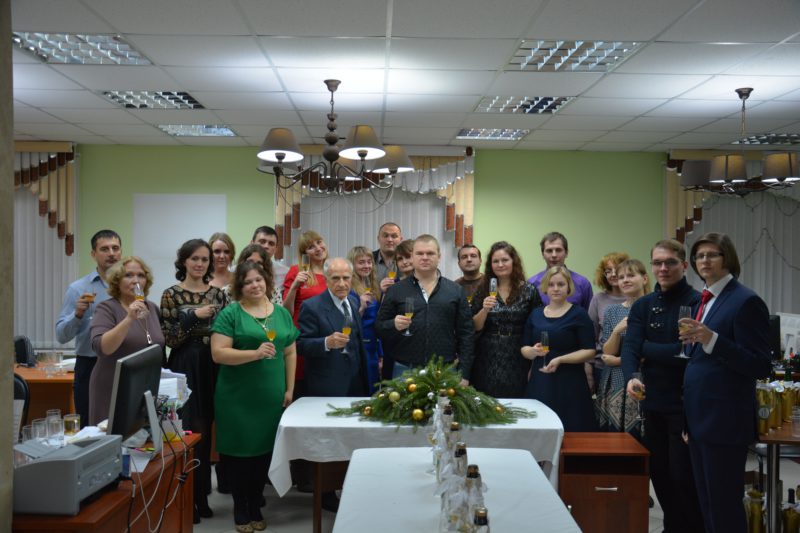 Сотрудники НПЦ "Агропищепром" поздравляют Вас с наступающими праздниками!